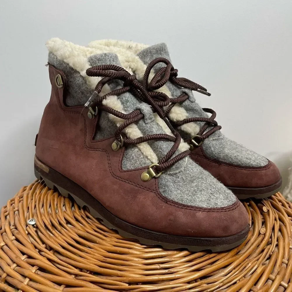 Sorel Joan of Arctic Sneakchic Alpine Holiday Boot Fleece Brown Gray 9 Winter
